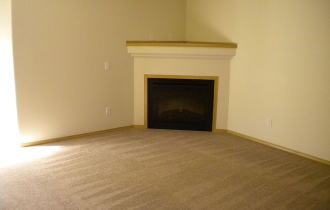 2 beds, 2 baths, 981 sqft, $1,649, Unit 304