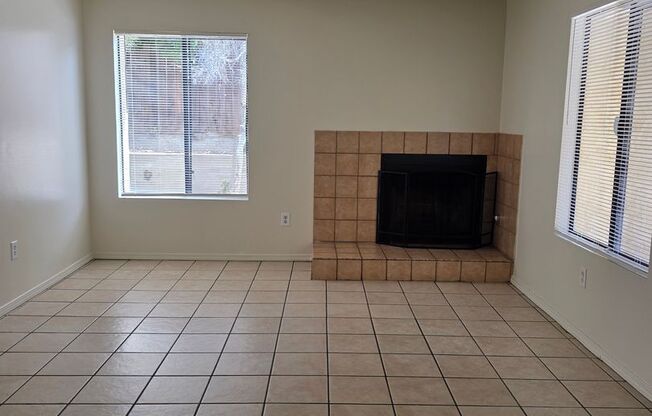 1046p -170- 4300 Isla Verde St. -RB/JP