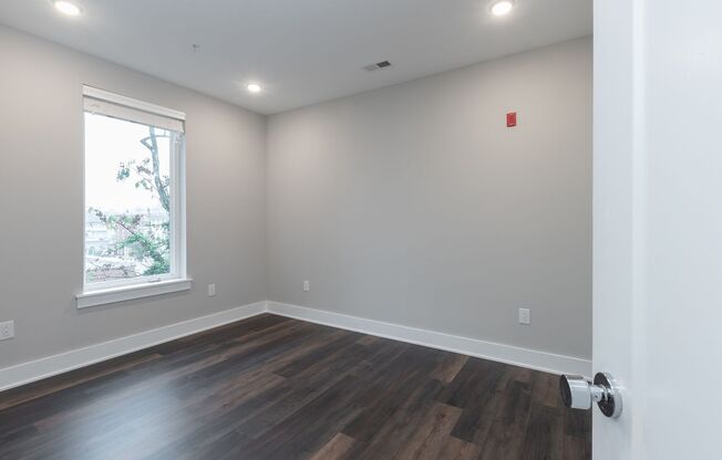 1 bed, 1 bath, 750 sqft, $1,400, Unit 205