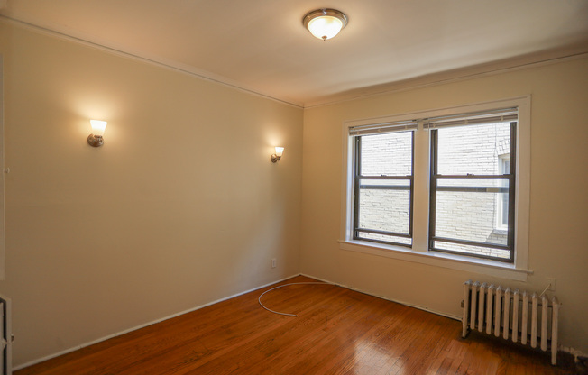1625 W LUNT