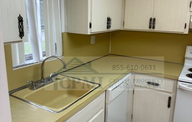 555 S Luna Ct Hollywood, FL 33021