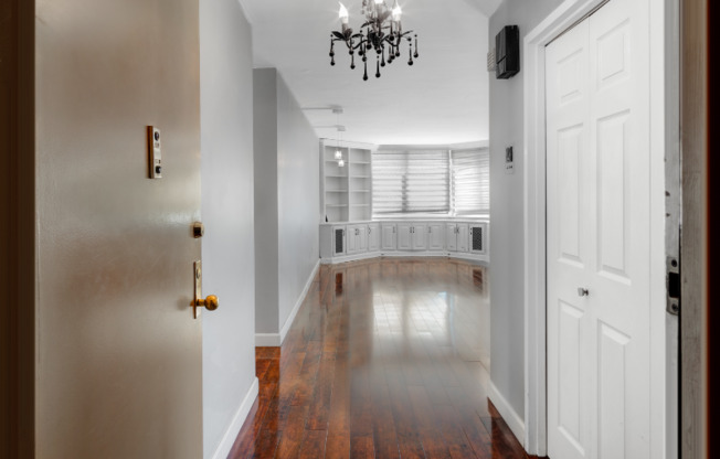 1328 HARMON CV