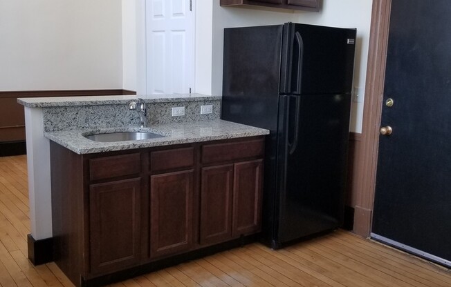 Studio, 1 bath, 450 sqft, $1,500, Unit 5