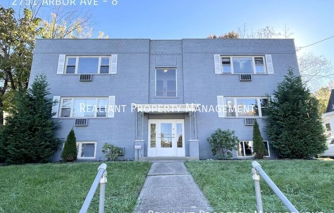 2751 Arbor Ave