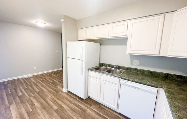 2 beds, 1 bath, 820 sqft, $999