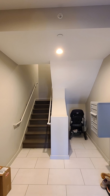 143 171 HYDE PARK AVE