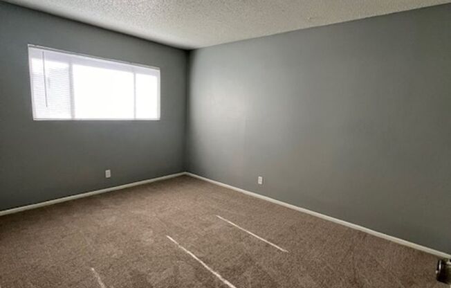 2 beds, 1 bath, 800 sqft, $1,095, Unit 14C