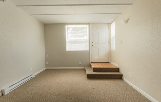 2 beds, 1 bath, 690 sqft, $2,800, Unit 210