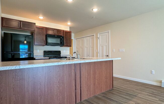 3 beds, 2 baths, 1,092 sqft, $1,595, Unit AT 715-49