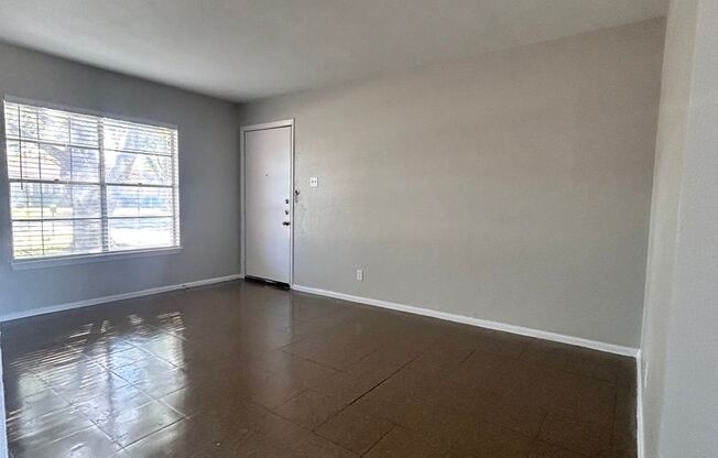 3 beds, 1 bath, $1,195