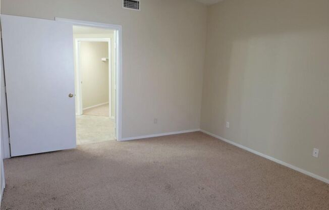 2 beds, 2 baths, $1,450, Unit # 2044