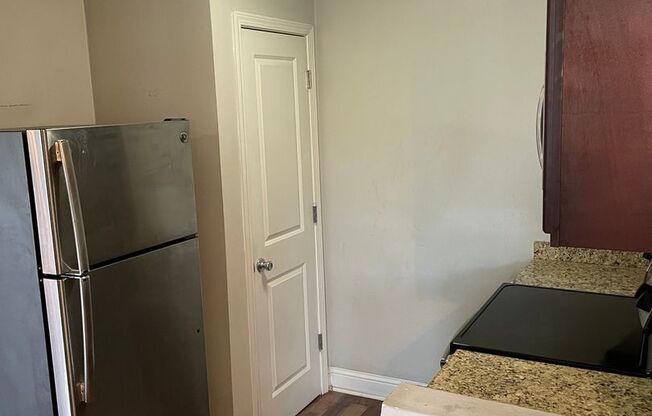 1 bed, 1 bath, 550 sqft, $1,050, Unit 1802 Philip #102