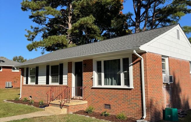 Charming 3 bedroom home in West End Manor - Convenient Henrico Location
