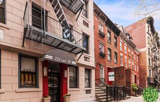 223 E 78 ST