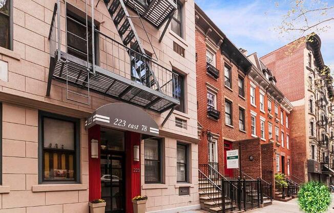 223 E 78 ST