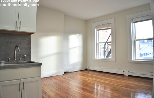 487 East Broadway