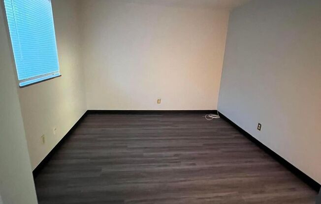 1 bed, 1 bath, 400 sqft, $625, Unit 02