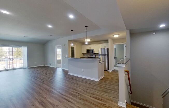 2 beds, 1 bath, $1,717, Unit 62