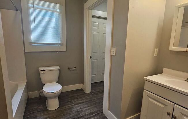 1220 W 5 ST