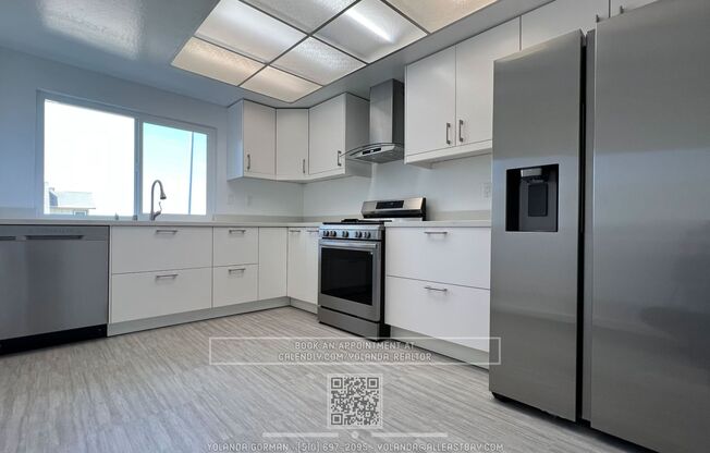 Beautifully 3BR Townhome with Huge Loft Style Master Bedroom  and tons of storage.