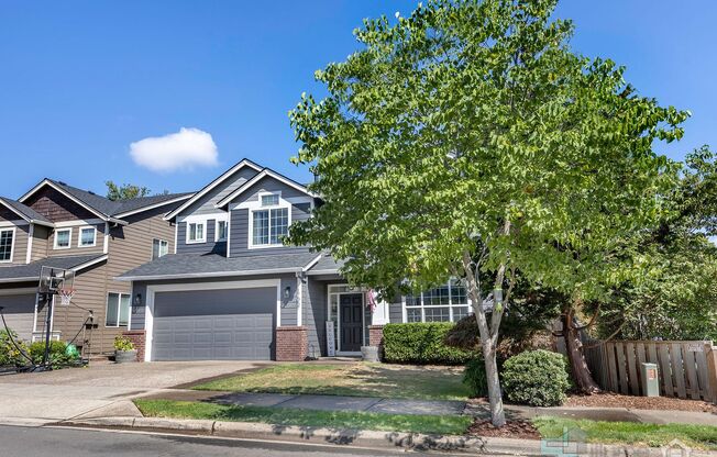 Beautiful Updated  Home in coveted Woodhaven neighborhood of Sherwood!