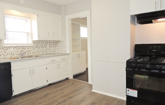 Updated 3 Bedroom - 1.5 Bathroom Cleveland Hts. Colonial for Rent!