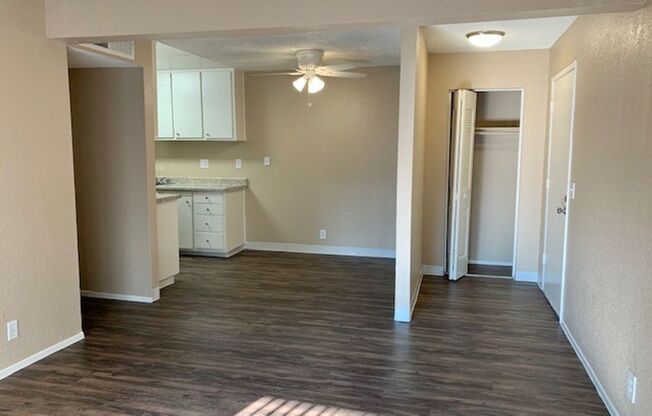 2 beds, 1 bath, 861 sqft, $1,725, Unit 121
