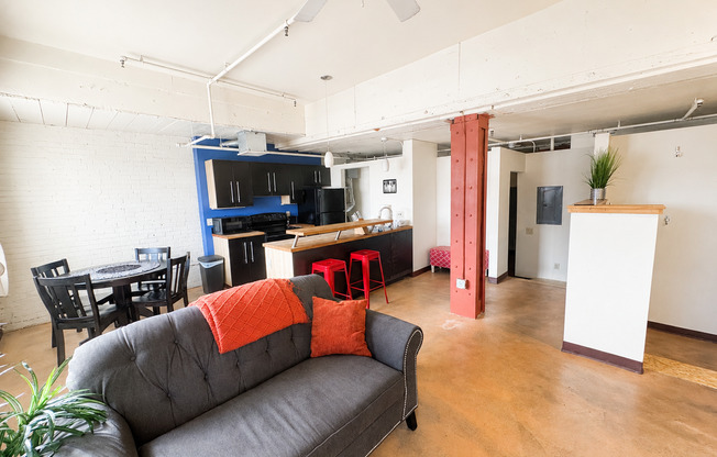 Tracy Lofts