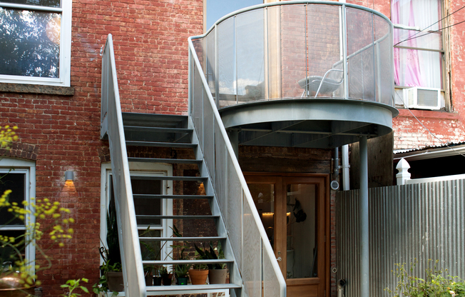168 BAINBRIDGE ST