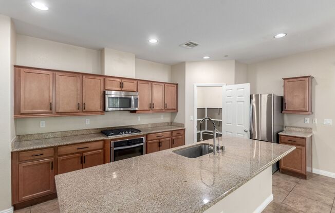 4 Bedroom Home in Henderson with Solar!