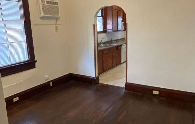 1 bed, 1 bath, 700 sqft, $1,350, Unit 7707