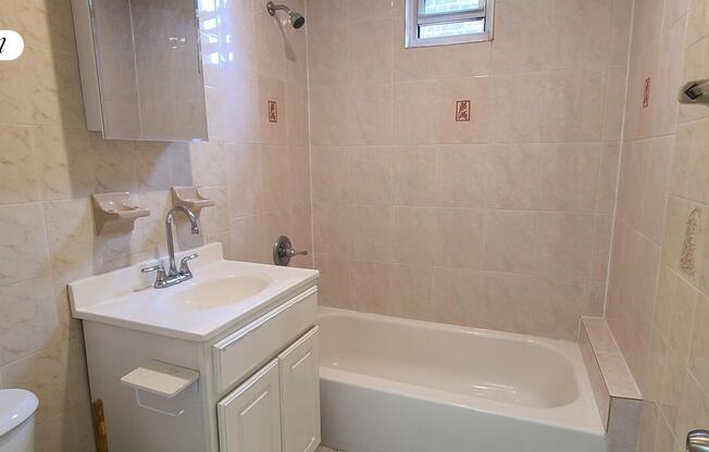 37 34 12 ST