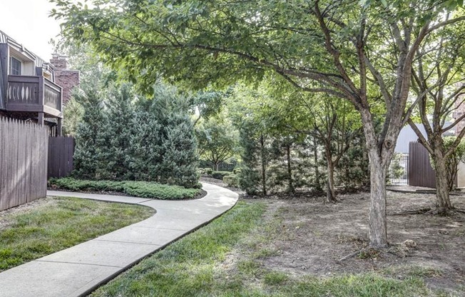 Courtyard Walking Path at London House Apartments, Lenexa