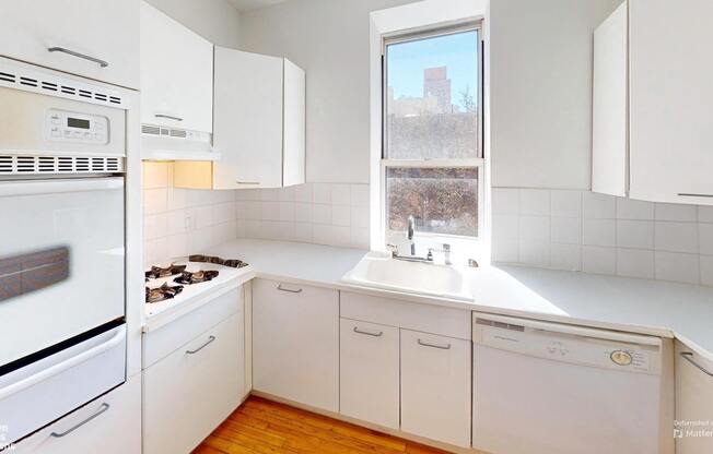 2099 5 AVE