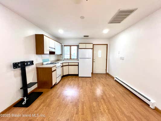 212 COLON AVE