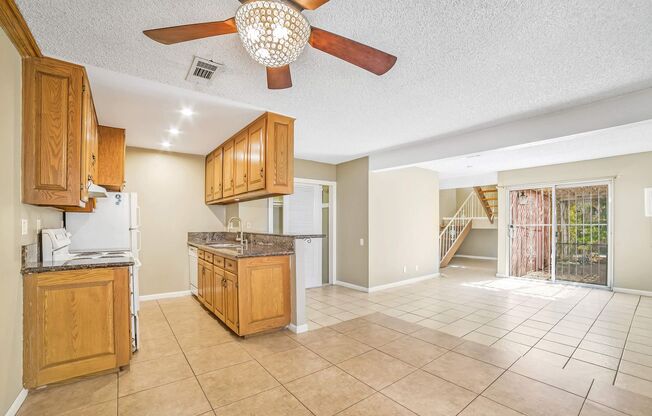 LOVELY MOVE-IN READY TWO-STORY TOWNHOME!