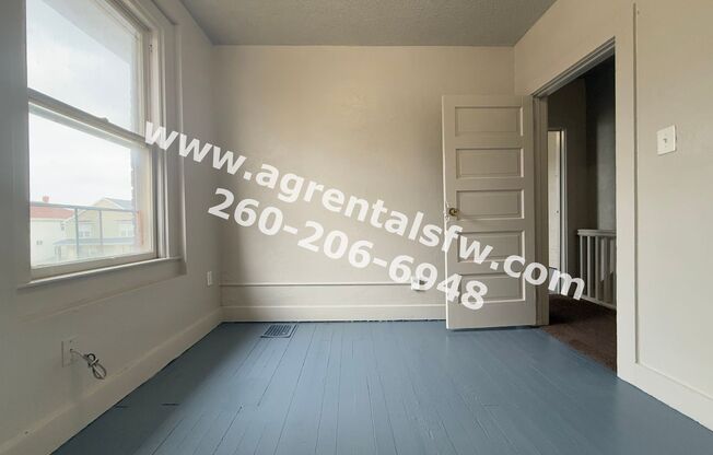 3 beds, 1.5 baths, 1,512 sqft, $1,100, Unit 2514 S Hanna St