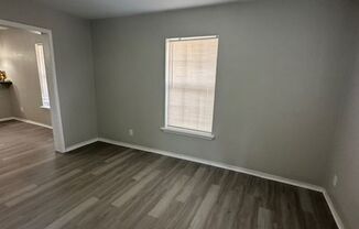 2 beds, 1 bath, $1,095