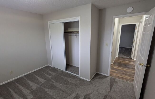 2 beds, 1 bath, $1,245, Unit 08