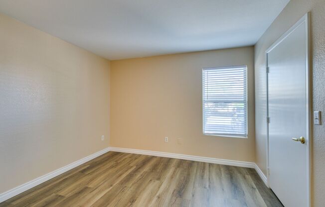 2 beds, 2 baths, $1,395, Unit UNIT 1016