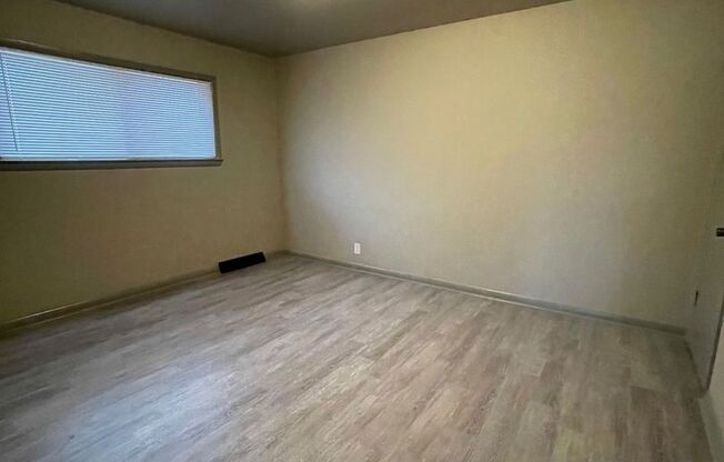2600-20 W Glendale Ave