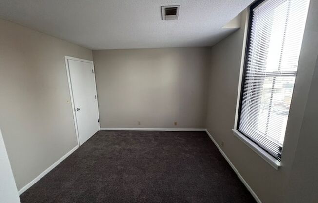 2 beds, 1 bath, 800 sqft, $975, Unit 504