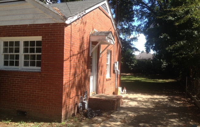 **AVAILABLE NOW**2 or 3 Bedroom / 1 Bathroom Home near Ft. Benning***