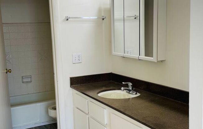 1 bed, 1 bath, 500 sqft, $1,050, Unit 01CS