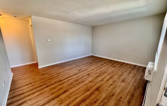 3 beds, 1 bath, 900 sqft, $1,640, Unit 1