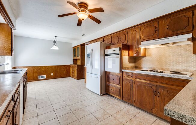 For lease in Garland, TX — this spacious 3-bedroom, 2-bath home offers over 2,300 sq. ft.