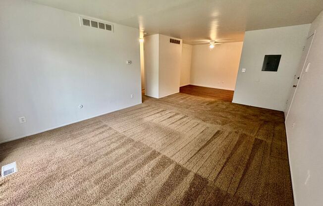 2 beds, 1 bath, 850 sqft, $1,295, Unit 301