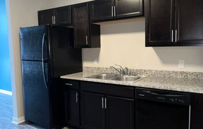 Studio, 1 bath, 591 sqft, $1,300, Unit 305