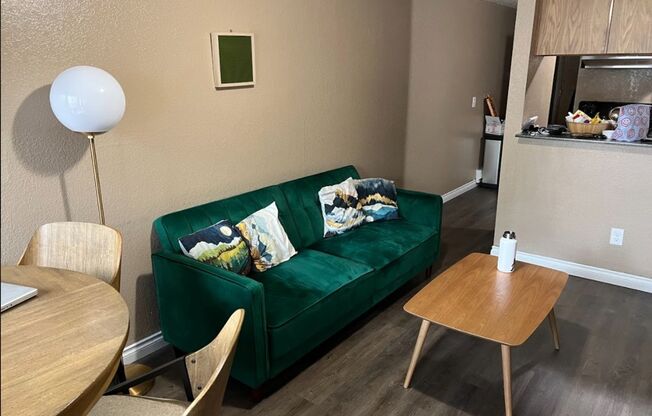 1 bed, 1 bath, 442 sqft, $1,450, Unit B201