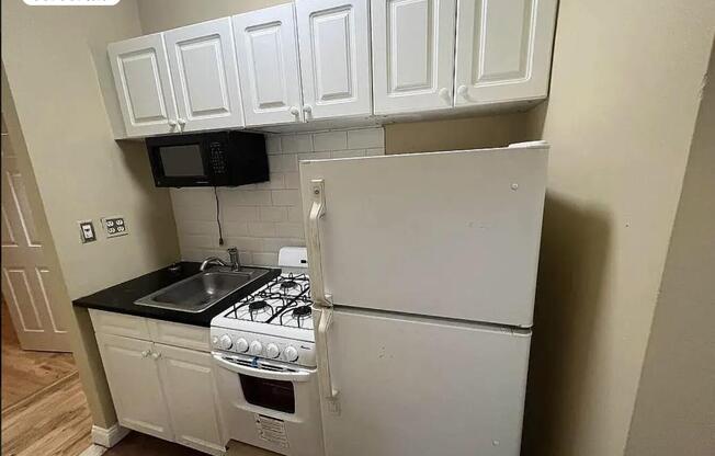 233 E 12 ST